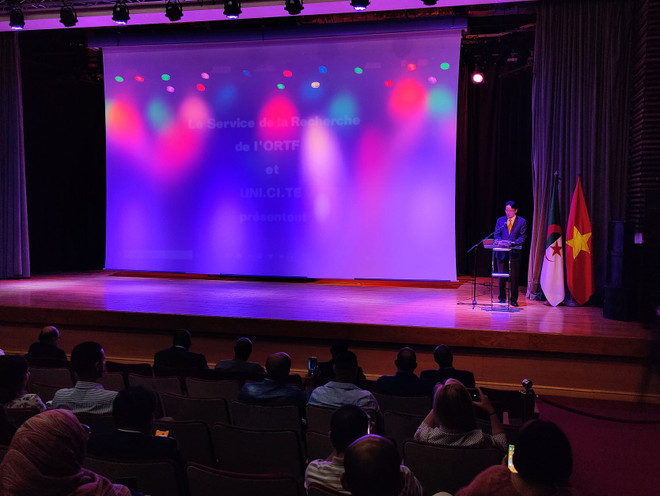 Giới thiệu phim tư liệu về Chủ tịch Hồ Chí Minh đến bạn bè châu Phi ảnh 1