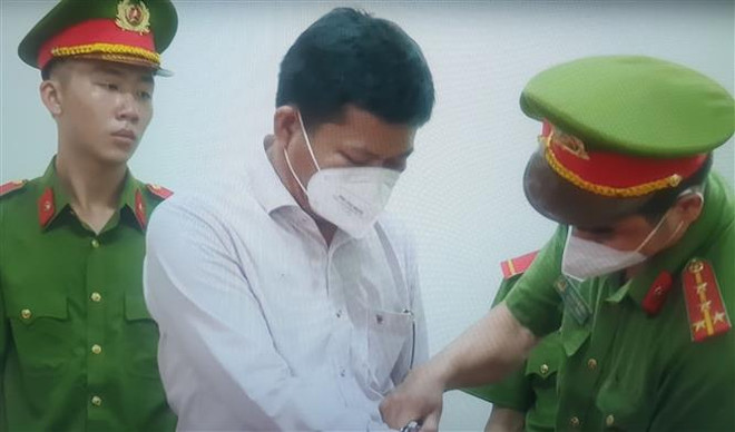 Bắt tạm giam nguyên Giám đốc CDC Bình Phước liên quan đến Việt Á ảnh 1