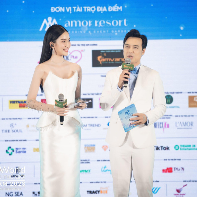 PHUONG ANH VA MC THIEN VU.jpg