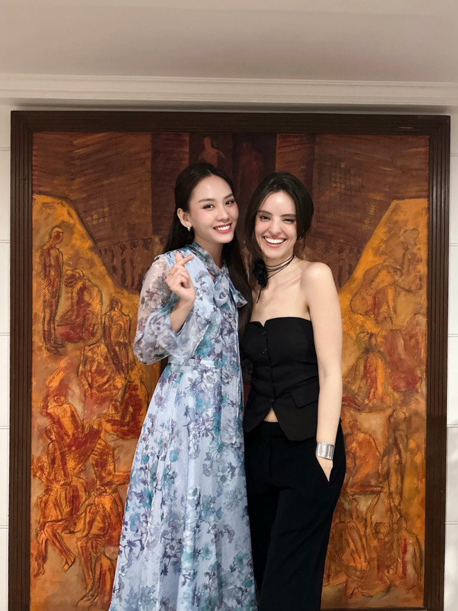 Mai Phương và Miss World 2018. (Ảnh: NVCC) Hoa hậu Mai Phương và Miss World 2018.jpg