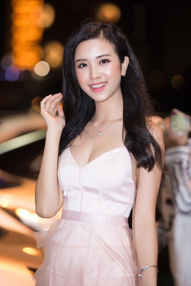 Thùy Tiên mang 110 kg hành lý lên đường dự thi Miss International 2018 ảnh 11