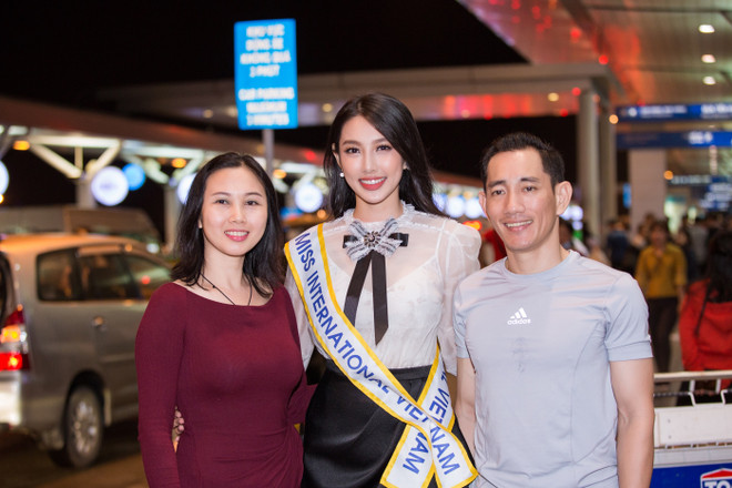 Thùy Tiên mang 110 kg hành lý lên đường dự thi Miss International 2018 ảnh 6