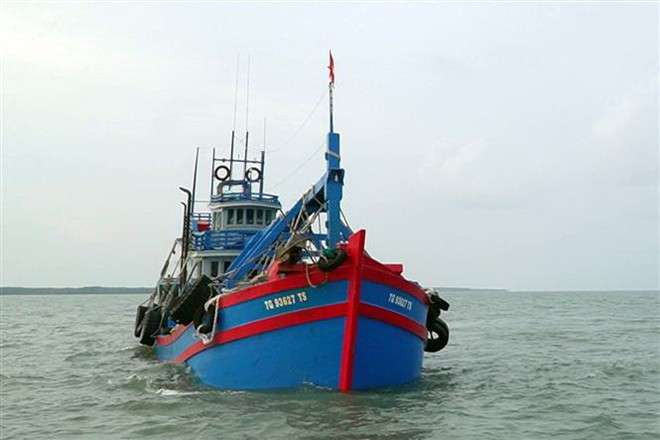 Cảnh sát biển phát hiện tàu vận chuyển trái phép 170.000 lít dầu DO ảnh 1