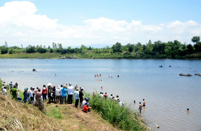 Thông tin mới về vụ bốn học sinh chết đuối do thủy điện xả nước ảnh 1
