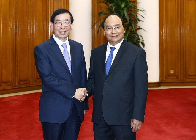 Thủ tướng Nguyễn Xuân Phúc tiếp Đặc phái viên của Tổng thống Hàn Quốc ảnh 1