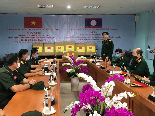 Bộ Quốc phòng Việt Nam cử chuyên gia y tế giúp Lào chống COVID-19 ảnh 1