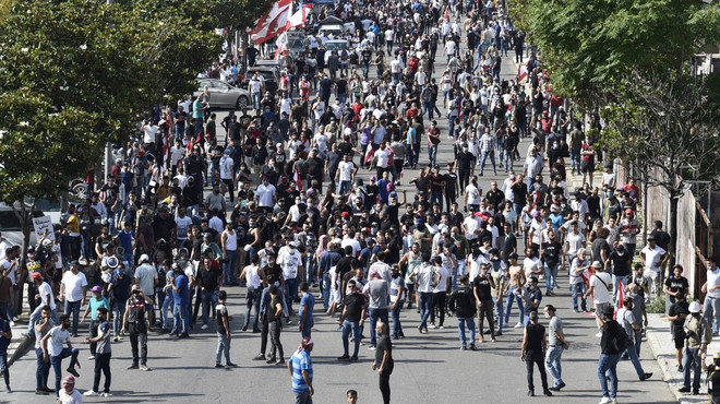 Biểu tình do khủng hoảng kinh tế ở Liban, nhiều người bị thương ảnh 1