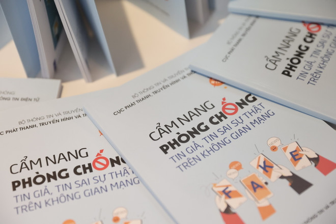 ttxvn_chong tin gia 1.jpg