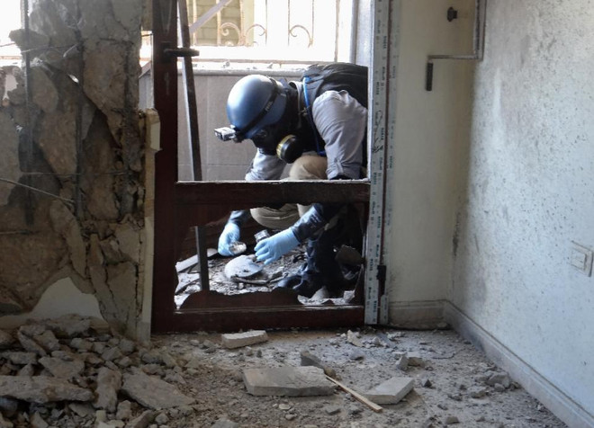 Chuyên gia Liên hợp quốc điều tra vũ khí hóa học ở Syria.(Nguồn: AFP) Liên hợp quốc điều tra cáo buộc tấn công vũ khí hóa học ở Syria ảnh 1