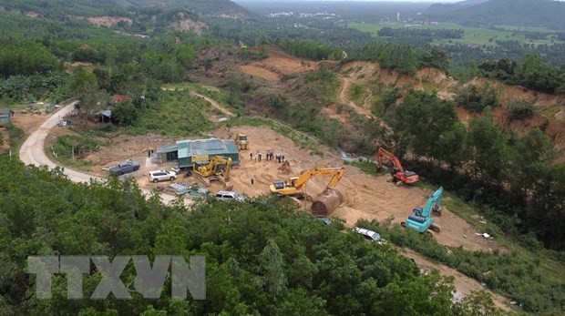 Tăng tốc thi công "3 ca, 4 kíp" Cao tốc Quy Nhơn-Chí Thạnh ảnh 2