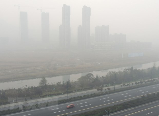 Chính phủ Trung Quốc ban bố cảnh báo cao nhất về sương mù ảnh 1