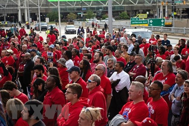 Ford tạm thời sa thải hơn 300 nhân viên do liên quan đến đình công ảnh 1