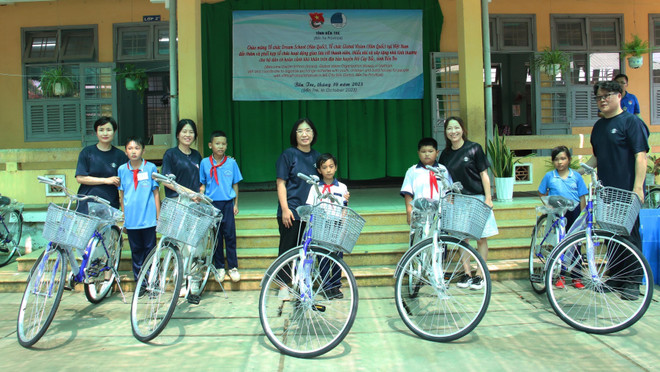 40 thanh niên Hàn Quốc tham gia xây nhà cho người nghèo Bến Tre ảnh 2