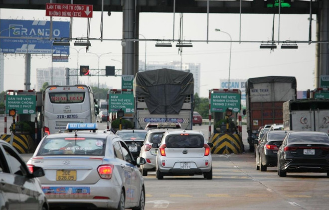 Bộ GTVT nêu lý do chưa trình dự thảo nghị quyết thu phí cao tốc ảnh 1