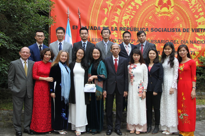 Kỷ niệm 72 năm Cách mạng Tháng Tám và Quốc khánh 2/9 tại Argentina ảnh 2