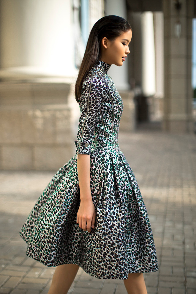 Chà Mi gợi cảm trong trang phục ứng dụng của Lý Giám Tiền ảnh 2