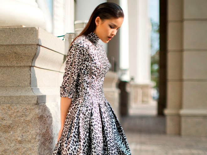 Chà Mi gợi cảm trong trang phục ứng dụng của Lý Giám Tiền ảnh 1