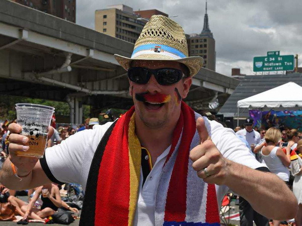 Các cửa hàng bán lẻ tại Brazil "ăn nên làm ra" nhờ World Cup ảnh 1