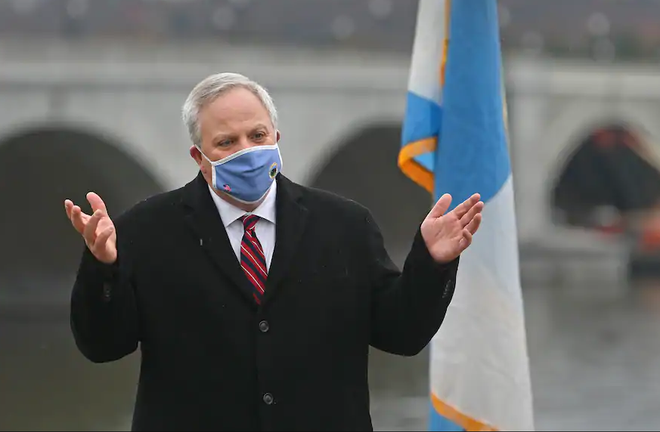 Bộ trưởng Nội vụ Mỹ David Bernhardt dương tính với virus SARS-CoV-2 ảnh 1