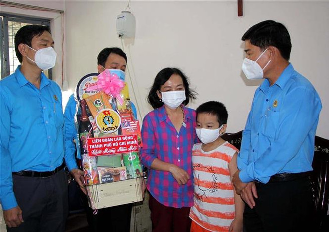 Vui Tết Nguyên đán Nhâm Dần: Không chủ quan với dịch bệnh COVID-19 ảnh 2