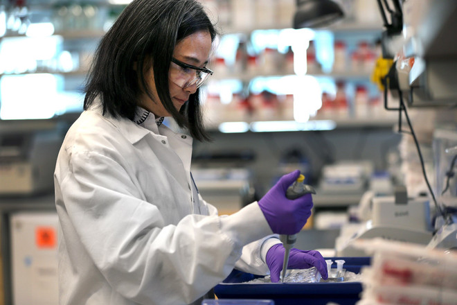 Moderna tuyển 30.000 người thử nghiệm vắcxin phòng COVID-19 ảnh 1