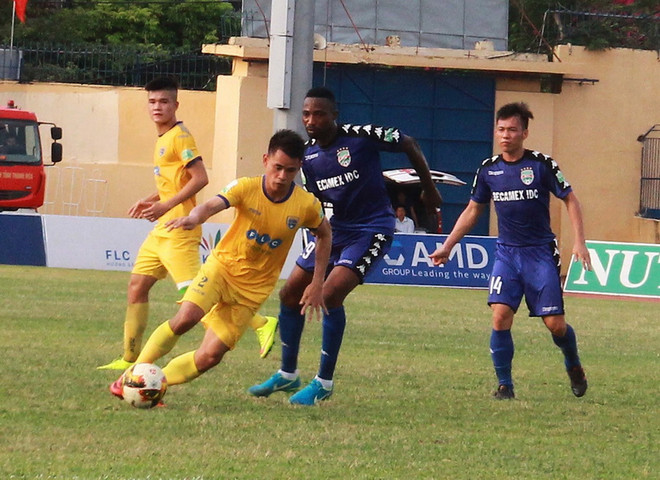 Đội trưởng Pape Omar trở lại giúp FLC Thanh Hóa "hồi sinh" mạnh mẽ ảnh 1