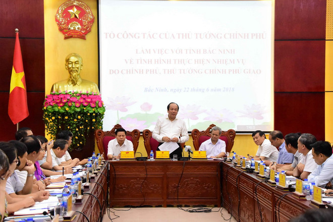Ông Mai Tiến Dũng, Ủy viên Trung ương Đảng, Bộ trưởng, Chủ nhiệm Văn phòng Chính phủ phát biểu tại buổi làm việc. (Ảnh: Thái Hùng/TTXVN) Tổ công tác của Thủ tướng Chính phủ làm việc tại Bắc Ninh ảnh 1
