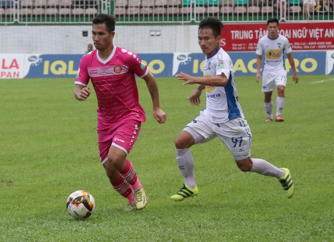 Công Phượng ghi bàn từ phạt đền giúp HAGL thắng ngược Sài Gòn FC ảnh 1