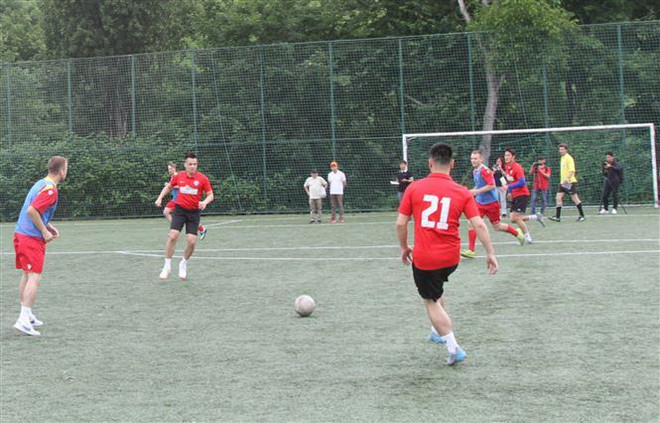 Đội bóng của cộng đồng người Việt vô địch Giải Bóng đá Thượng viện Séc ảnh 2