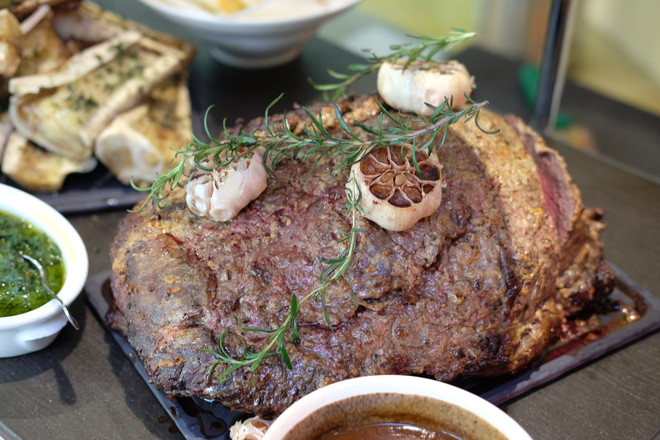 Hilton Hanoi Opera ‘nâng tầm trải nghiệm’ cho buffet cuối tuần ảnh 2