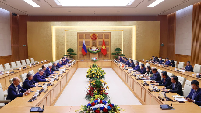 Thủ tướng Phạm Minh Chính hội kiến Chủ tịch Duma Quốc gia Quốc hội Liên bang Nga Vyacheslav Victorovich Volodin. (Ảnh: Dương Giang/TTXVN) Việt Nam muốn tiếp tục thúc đẩy hợp tác với Nga trên các lĩnh vực ảnh 1