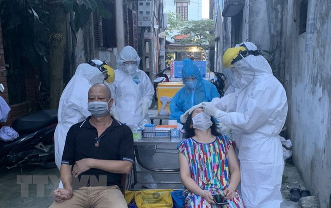 Đoàn y tế Hà Nội 'chia lửa' với Hà Nam, hỗ trợ chống dịch COVID-19 ảnh 2