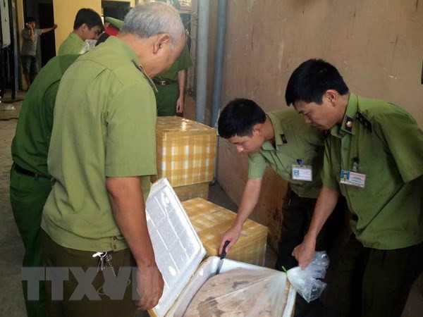 Vận chuyển trái phép hơn 1.000kg gà, vịt đã giết mổ từ Trung Quốc ảnh 1