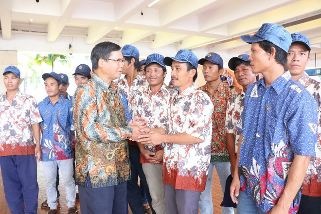 18 ngư dân Việt Nam bị phía Indonesia bắt giữ đã trở về nước ảnh 1