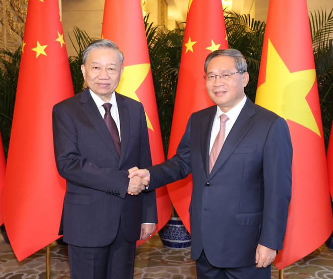 Tổng Bí thư, Chủ tịch nước Tô Lâm hội kiến Thủ tướng Trung Quốc Lý Cường. (Ảnh: Trí Dũng/TTXVN) ttxvn_TBT CTN To Lam_thu tuong trung quoc (1).jpg