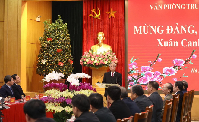 Thường trực Ban Bí thư chúc Tết cán bộ, nhân viên Văn phòng TW Đảng ảnh 1