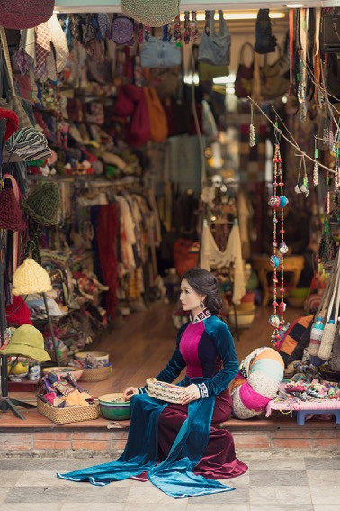 Hoa hậu Sương Đặng kiêu sa trong bộ sưu tập áo dài cung đình ảnh 2