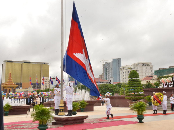 Campuchia tổ chức trọng thể lễ kỷ niệm 64 năm ngày giành độc lập ảnh 1