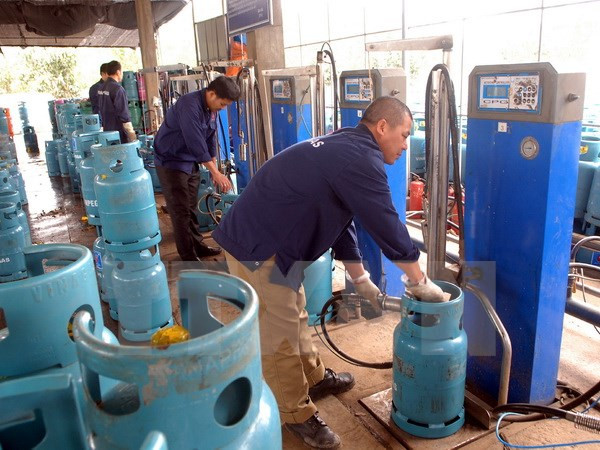 Thành phố Hồ Chí Minh: Giá gas giảm 13.000 đồng mỗi bình 12kg ảnh 1