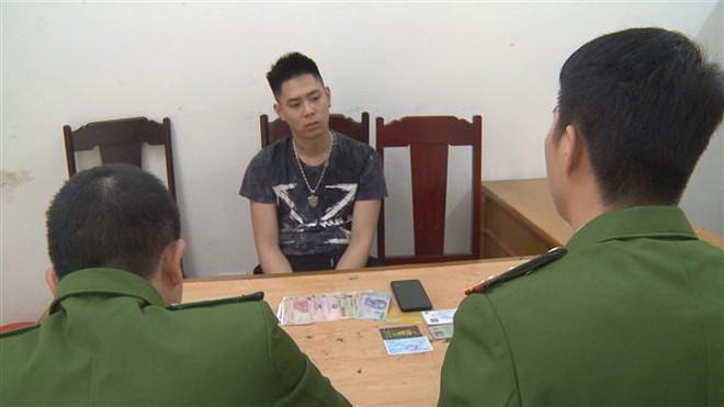 Bắt giữ đối tượng gây ra nhiều vụ cướp giật trên Quốc lộ 1A ảnh 1