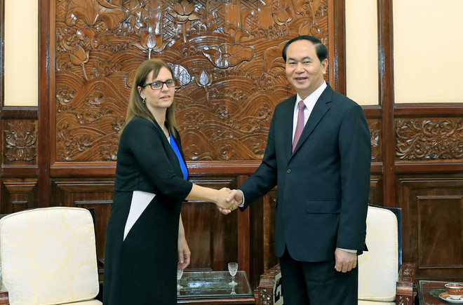 Chủ tịch nước Trần Đại Quang tiếp bà Meirav Eilon Shahar, Đại sứ Israel tại Việt Nam đến chào từ biệt. (Ảnh: Nhan Sáng/TTXVN) Chủ tịch nước Trần Đại Quang tiếp Đại sứ Israel tới chào từ biệt ảnh 1
