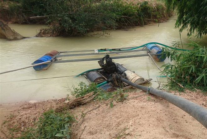 Lâm Đồng: Khai thác cát trái phép diễn ra ngang nhiên giữa ban ngày ảnh 2