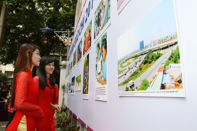 Sôi nổi liên hoan và triển lãm ảnh báo chí "Mùa Xuân đất nước" ảnh 1