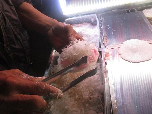 Hoài niệm ấu thơ với hương vị món kẹo Tơ Hồng ở Đà Lạt ảnh 1