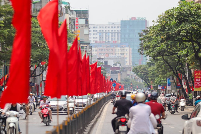 Một tuyến đường ở Hà Nội. (Nguồn: Vietnam+) Từ bài viết của Tổng Bí thư: Quy tụ sức mạnh để phát triển đất nước ảnh 2