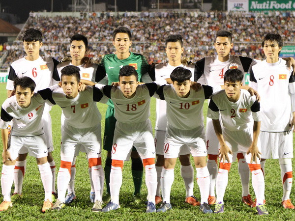 Giao lưu bóng đá giữa U19 và sinh viên Việt Nam tại Bỉ ảnh 1