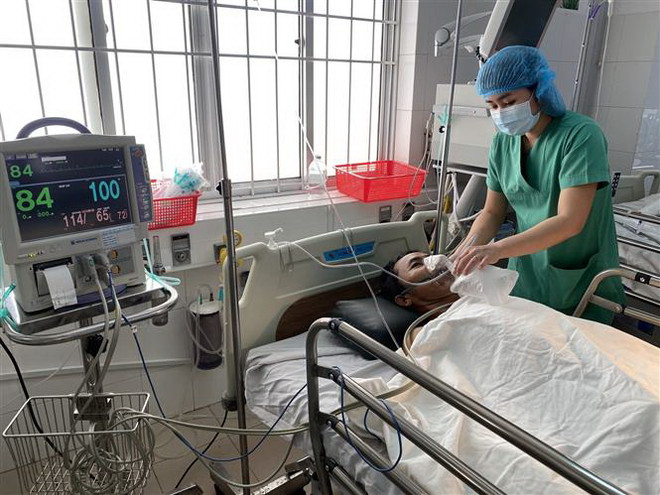 Cứu sống bệnh nhân bị tường đổ đè lên người, rối loạn đông máu ảnh 1