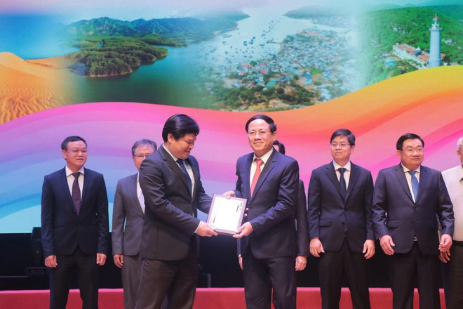 ttxvn_duyen hai trung bo 2.jpg