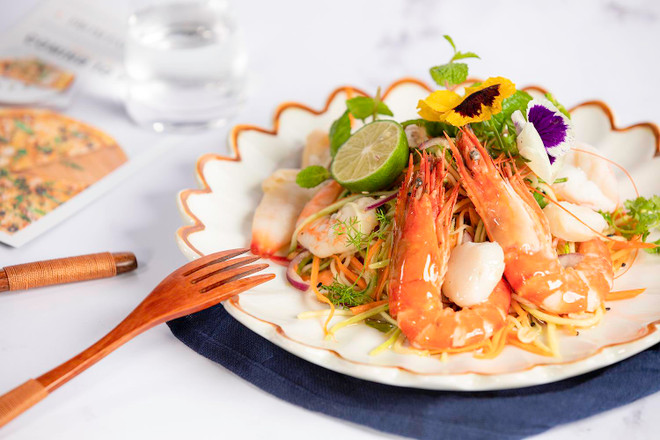 Độc đáo bát phở gan vịt 'khổng lồ' ở khách sạn cao nhất Hà Nội ảnh 8