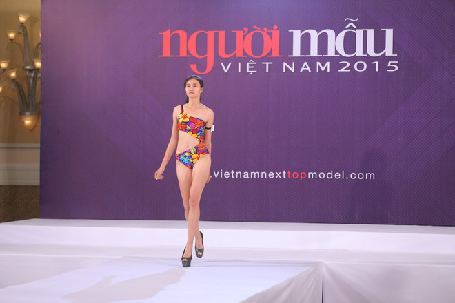 "Choáng" với cô gái cao 1,9m dự sơ tuyển Vietnam’s Next Top Model ảnh 2